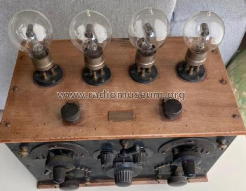 Poste à 4 lampes extérieures ; Carton & Fils, G. GC (ID = 2990916) Radio