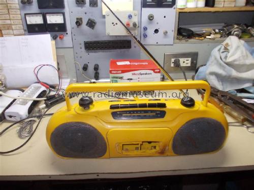 Portable Radio Cassette Recorder JTR1822Y; Citizen Electronics (ID = 1925463) Radio