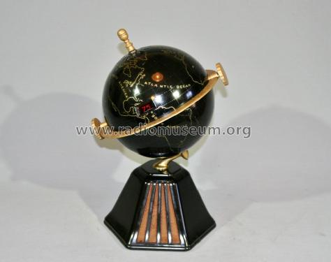 New World Globe 700 ; Colonial Radio Co.; (ID = 1633672) Radio