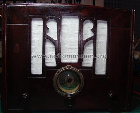 339E ; Colonial Radio Co.; (ID = 1623635) Radio