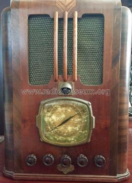 Courtenay 35; Courtenay Brand; (ID = 2156971) Radio