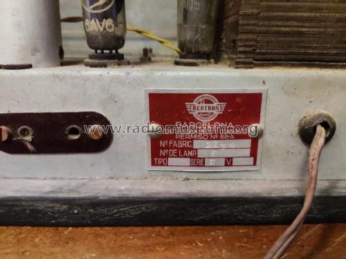 Desconocido Unknown 6 Dial Losalse 1033, 4 teclas, Un mando doble , un mando de sintonización; Comercial Radio (ID = 3169691) Radio