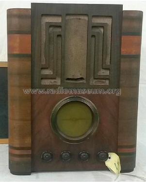 Courtenay 108; Courtenay Brand; (ID = 2786609) Radio