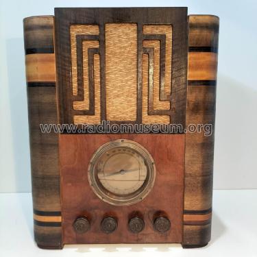 Courtenay 108; Courtenay Brand; (ID = 2795696) Radio