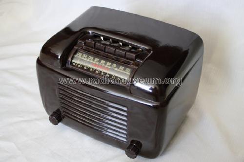 J729 ; Crosley Radio and (ID = 1394373) Radio