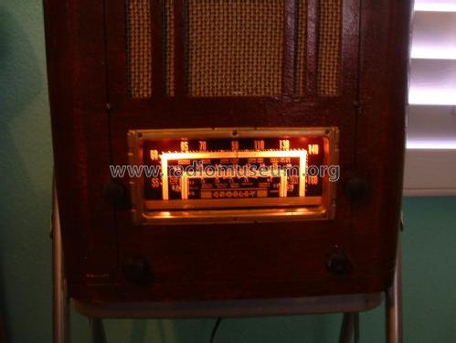 24 AU ; Crosley Radio Corp.; (ID = 1538376) Radio