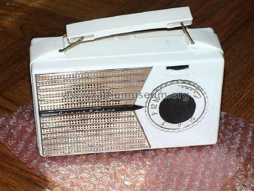 Personal Radio PR-535; Crown Radio Corp.; (ID = 1497756) Radio