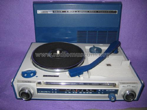 Radio-Phonograph TRP-104; Crown Radio Corp.; (ID = 843512) Radio