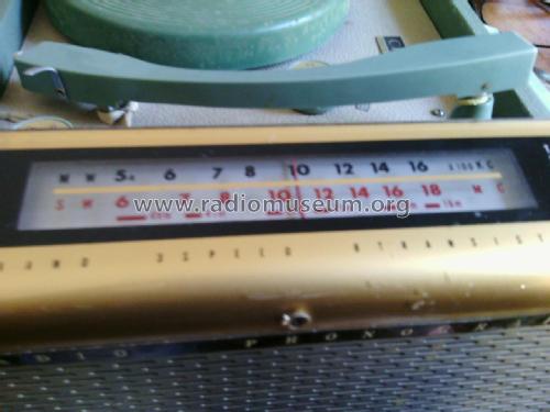 Radio Phonograph TRP-20; Crown Radio Corp.; (ID = 2014640) Radio