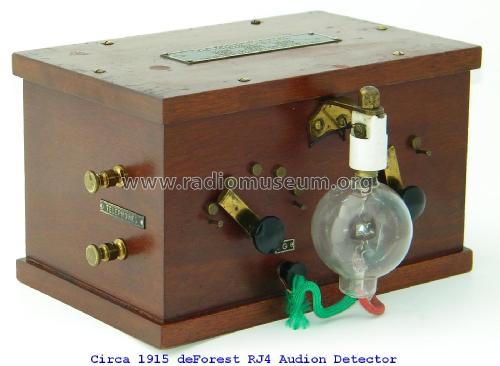 R.J.4 ; DeForest Radio (ID = 1958798) mod-pre26