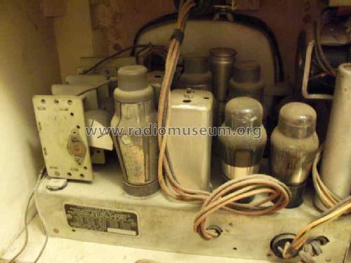 139E ; Detrola; Detroit MI (ID = 1485481) Radio