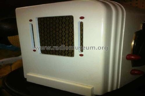 139E ; Detrola; Detroit MI (ID = 1485484) Radio