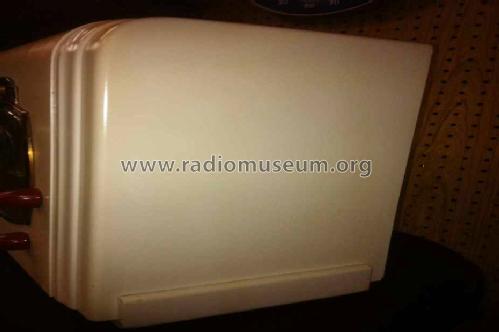 139E ; Detrola; Detroit MI (ID = 1485490) Radio