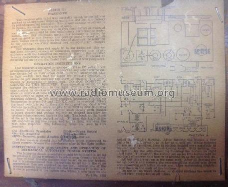 221 ; Detrola; Detroit MI (ID = 2372265) Radio