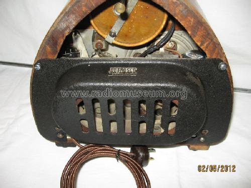 302 ; Detrola; Detroit MI (ID = 1160296) Radio