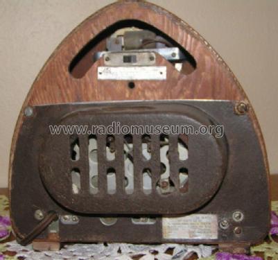 302 ; Detrola; Detroit MI (ID = 1225704) Radio