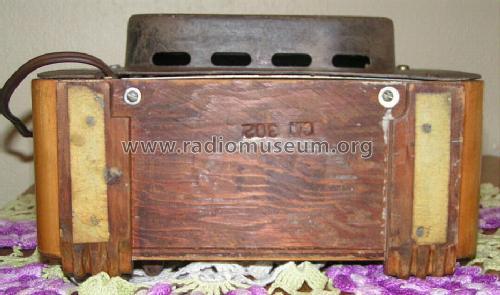 302 ; Detrola; Detroit MI (ID = 1225705) Radio