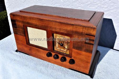 Philco 710; Dominion Radio & (ID = 2704386) Radio