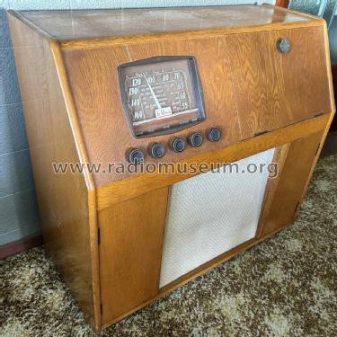 La Gloria Bureau ; Dominion Radio & (ID = 3050261) Radio