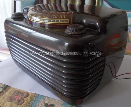 Philco 203; Dominion Radio & (ID = 2873458) Radio