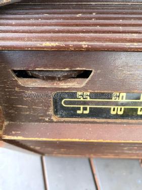 Philco 351; Dominion Radio & (ID = 2884276) Radio