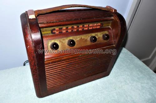 Philco 352; Dominion Radio & (ID = 2798121) Radio