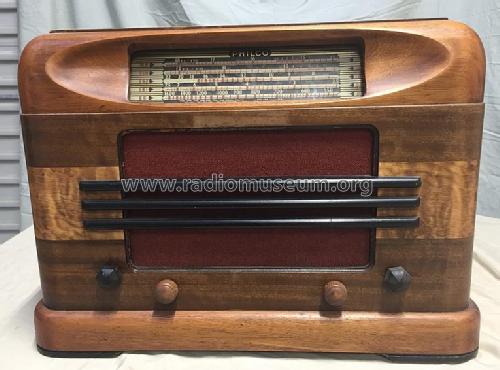 Philco 733; Dominion Radio & (ID = 2780790) Radio