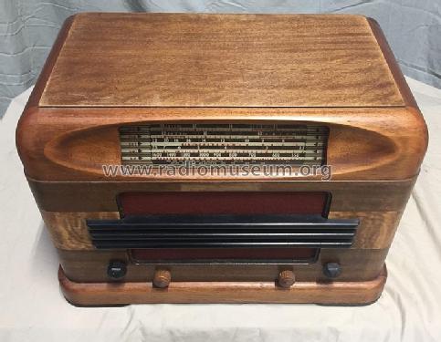 Philco 733; Dominion Radio & (ID = 2780793) Radio