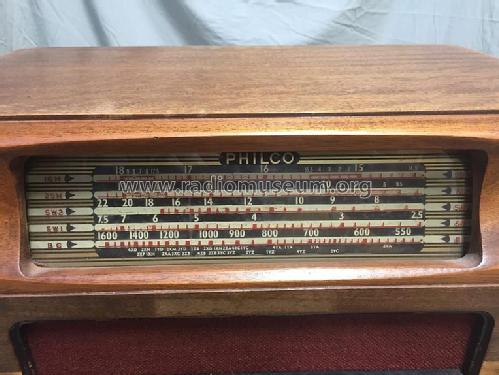 Philco 733; Dominion Radio & (ID = 2780794) Radio