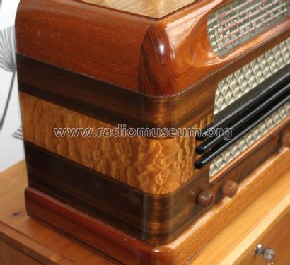 Philco 733; Dominion Radio & (ID = 2962071) Radio