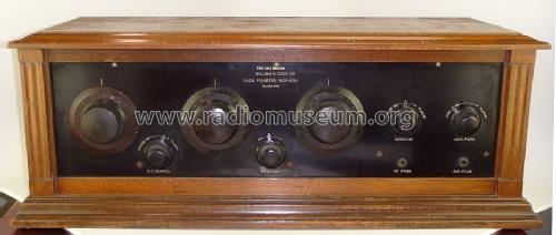 DeLuxe Balanced A884; Duck Co., J.J. and (ID = 1698066) Radio