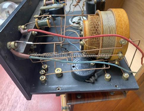 Poste à 3 lampes forme piano Bte S.GD.O; Ducretet -Thomson; (ID = 2924922) Radio