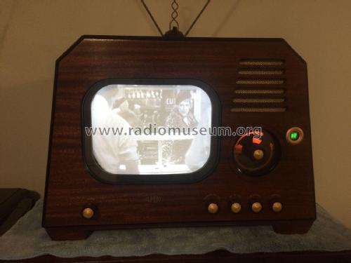 Chatham 'Doghouse' RA-103; DuMont Labs, Allen B (ID = 1735266) TV Radio