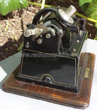 Phonograph GEM; Edison, Thomas A., (ID = 1714911) TalkingM