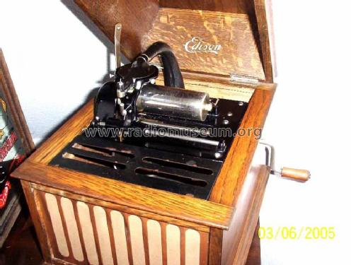 Phonograph Amberola 30; Edison, Thomas A., (ID = 116817) TalkingM