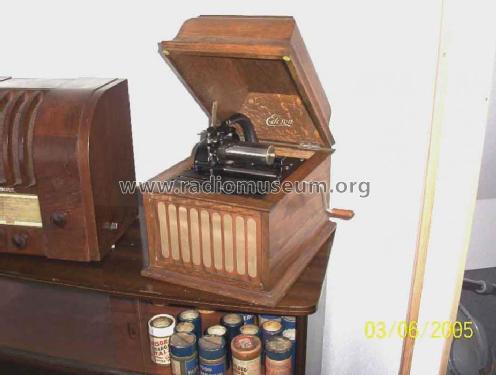 Phonograph Amberola 30; Edison, Thomas A., (ID = 116818) TalkingM