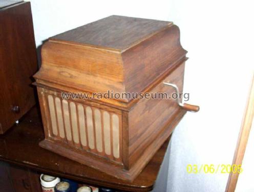 Phonograph Amberola 30; Edison, Thomas A., (ID = 116819) TalkingM