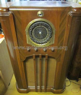 Phonola 7T83-P; Electrohome Dominion (ID = 1415599) Radio