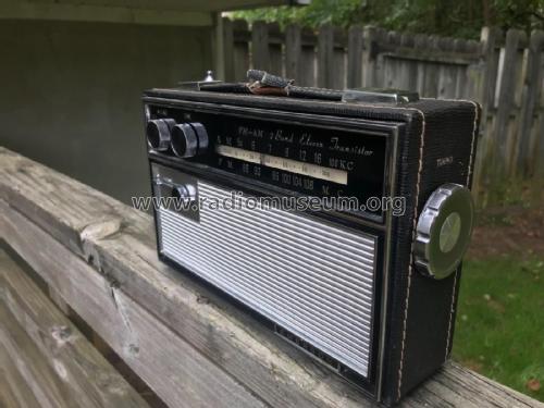 FM-AM 2 Band Eleven Transistor 31P50; Emerson Radio & (ID = 2290122) Radio