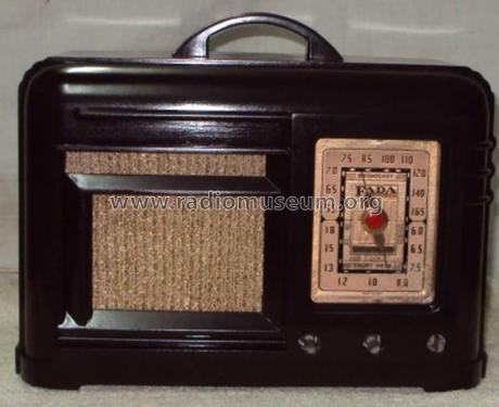 unknown 6 tube table model ; Fada Radio & (ID = 1209075) Radio