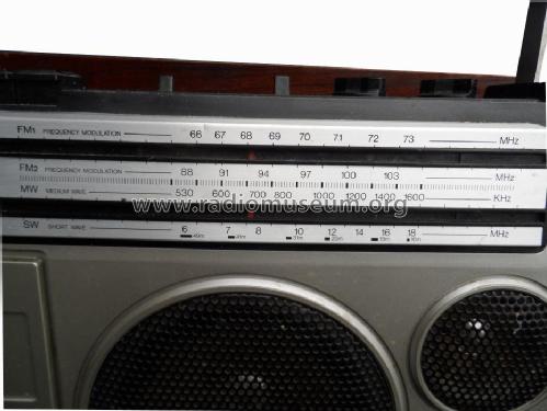 4 Band Radio Cassette Recorder CR-360; Transylvania Asahi (ID = 1776324) Radio
