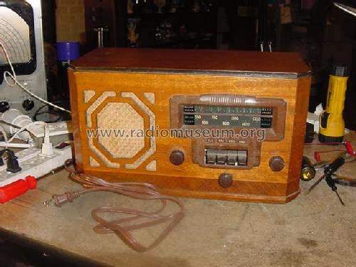 BT-61 ; Farnsworth (ID = 1049873) Radio