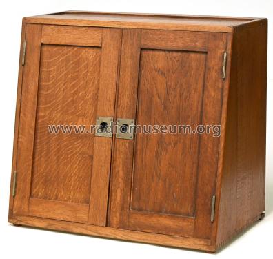 Brevets Marconi 4-Röhren 2-Türen ; Favarger & Co.; (ID = 3169605) Radio