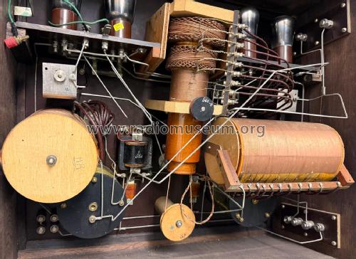 Brevets Marconi 4-Röhren 2-Türen ; Favarger & Co.; (ID = 3169713) Radio