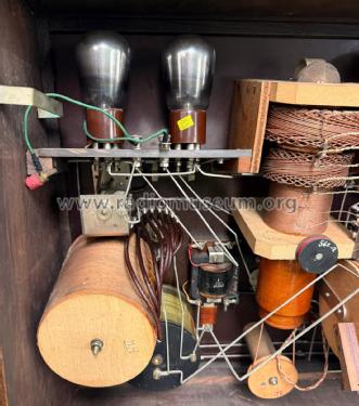 Brevets Marconi 4-Röhren 2-Türen ; Favarger & Co.; (ID = 3169717) Radio