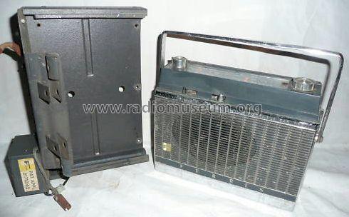 Portable Car Radio M184 ; Ferris Bros. Pty Ltd (ID = 818334) Radio