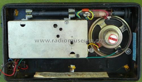 Portable Car Radio 727; Ferris Bros. Pty Ltd (ID = 1884527) Radio