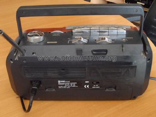 AM-FM Radio Cassette Recorder 581; First Austria, (ID = 1668764) Radio