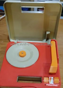 Phonograph 820; Fisher-Price; East (ID = 2590535) R-Player