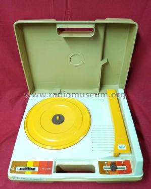 Phonograph 825; Fisher-Price; East (ID = 2901410) R-Player